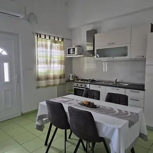 Apartament Marino, Povljana